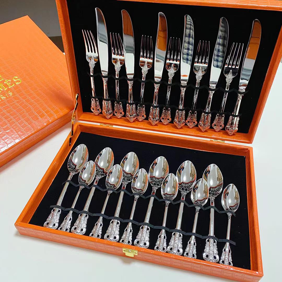 Hermes cutlery set for six people, Gold or Silver